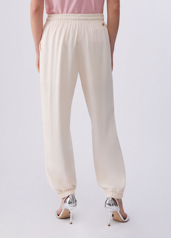 Pantaloni con zip