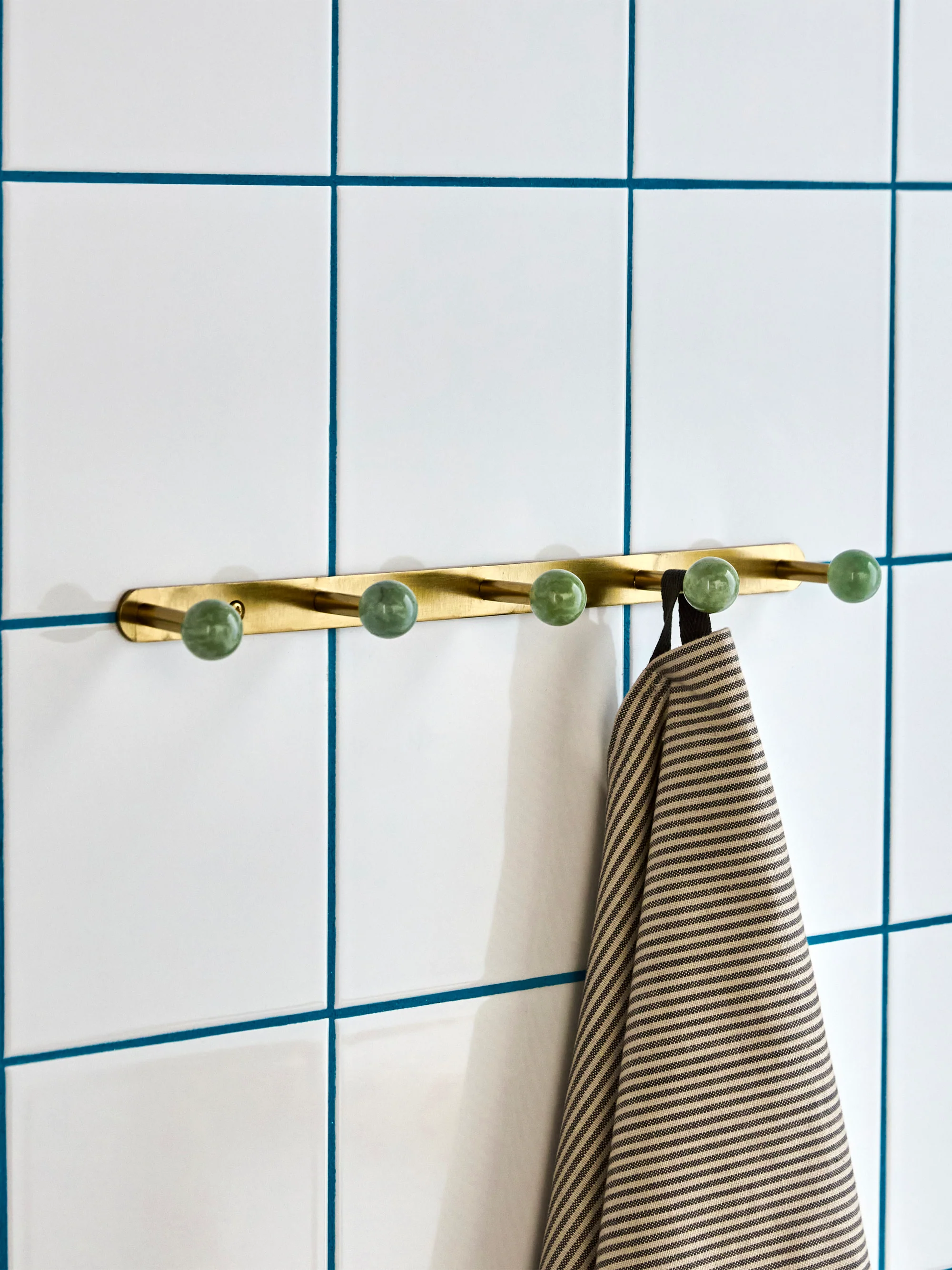 Handgefertigte Metall-Wandgarderobe Ball