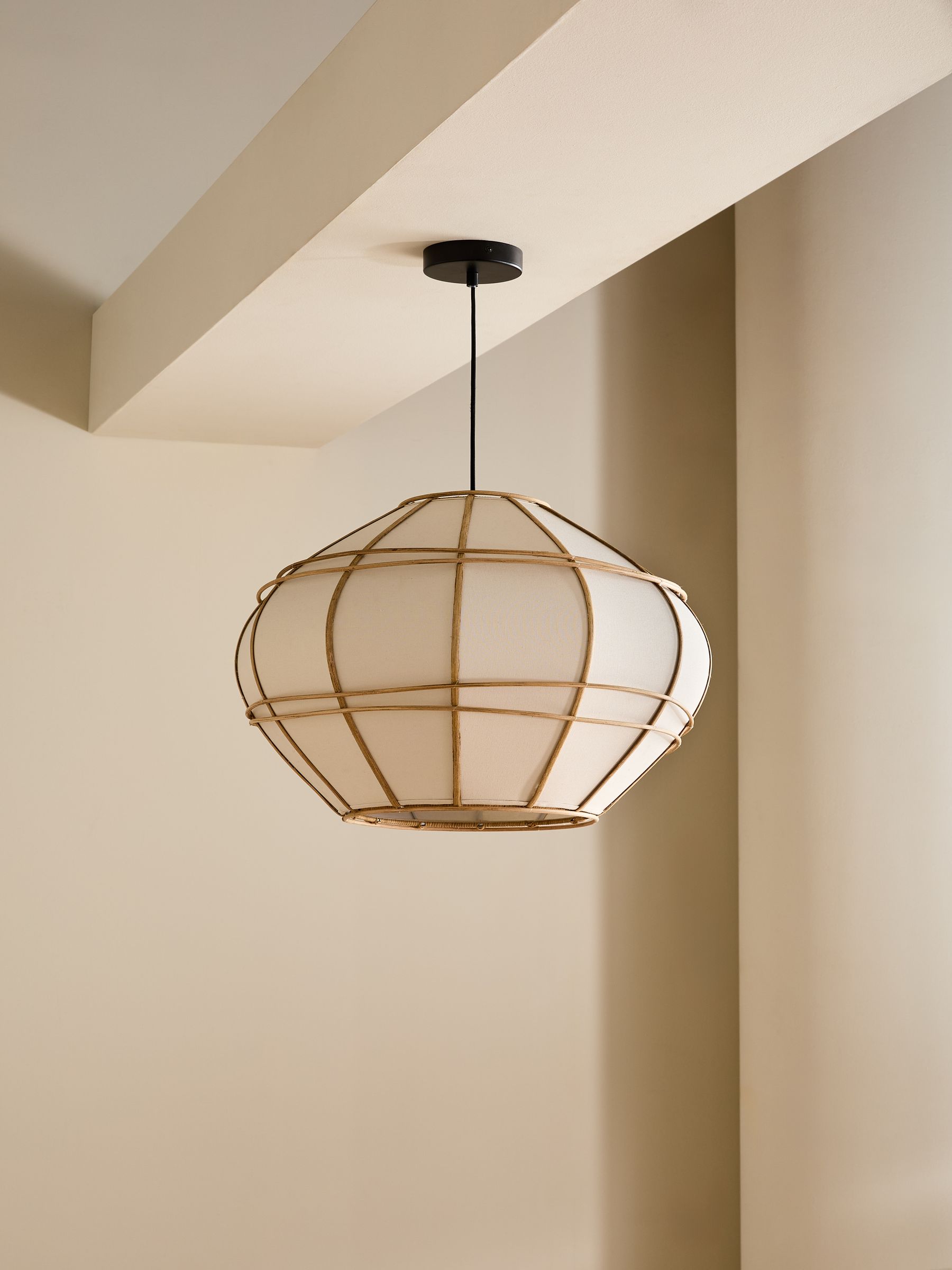 Round Judah Pendant Light in Cream