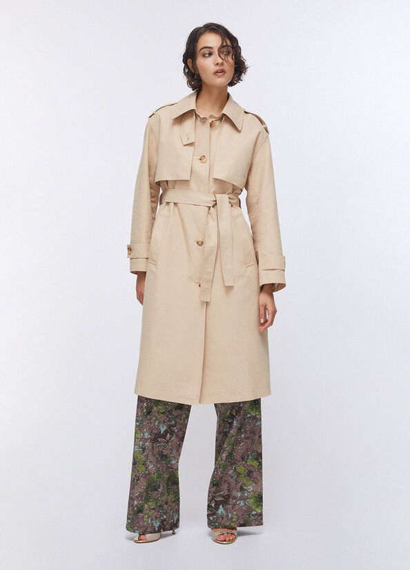 Trench lungo con foulard