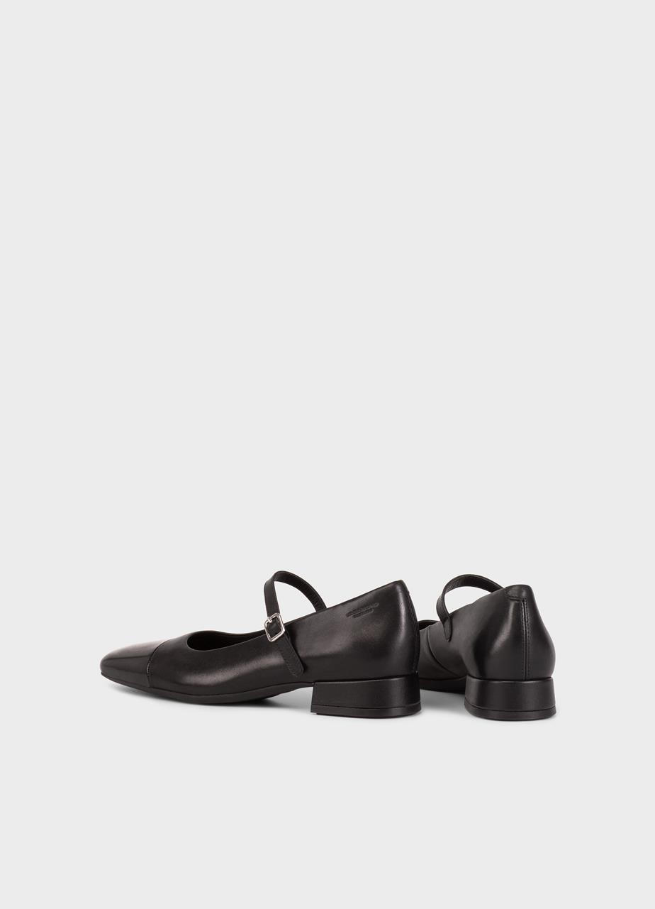 Debbi Pumps