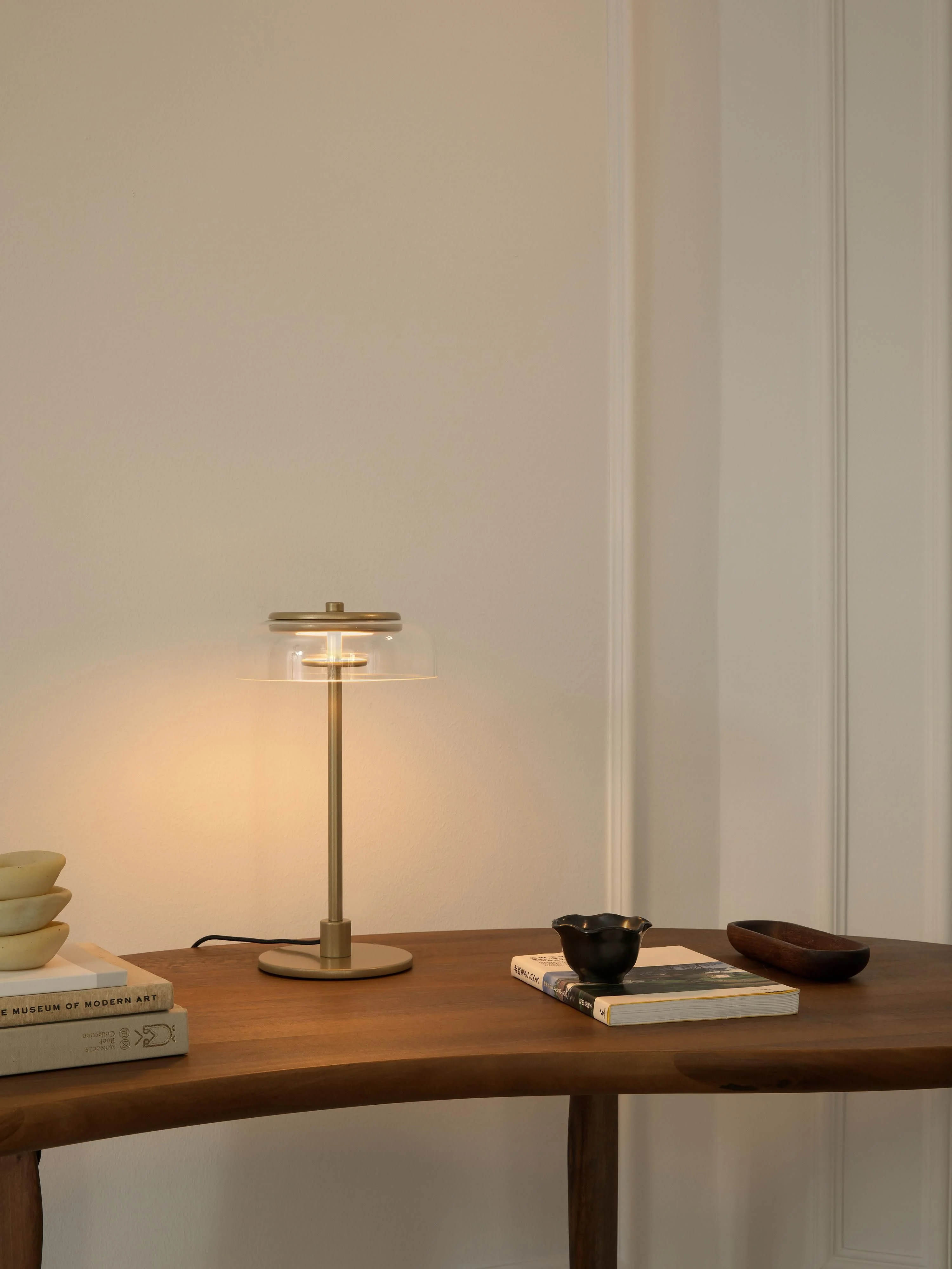 Kleine mundgeblasene LED-Tischlampe Blossi, dimmbar