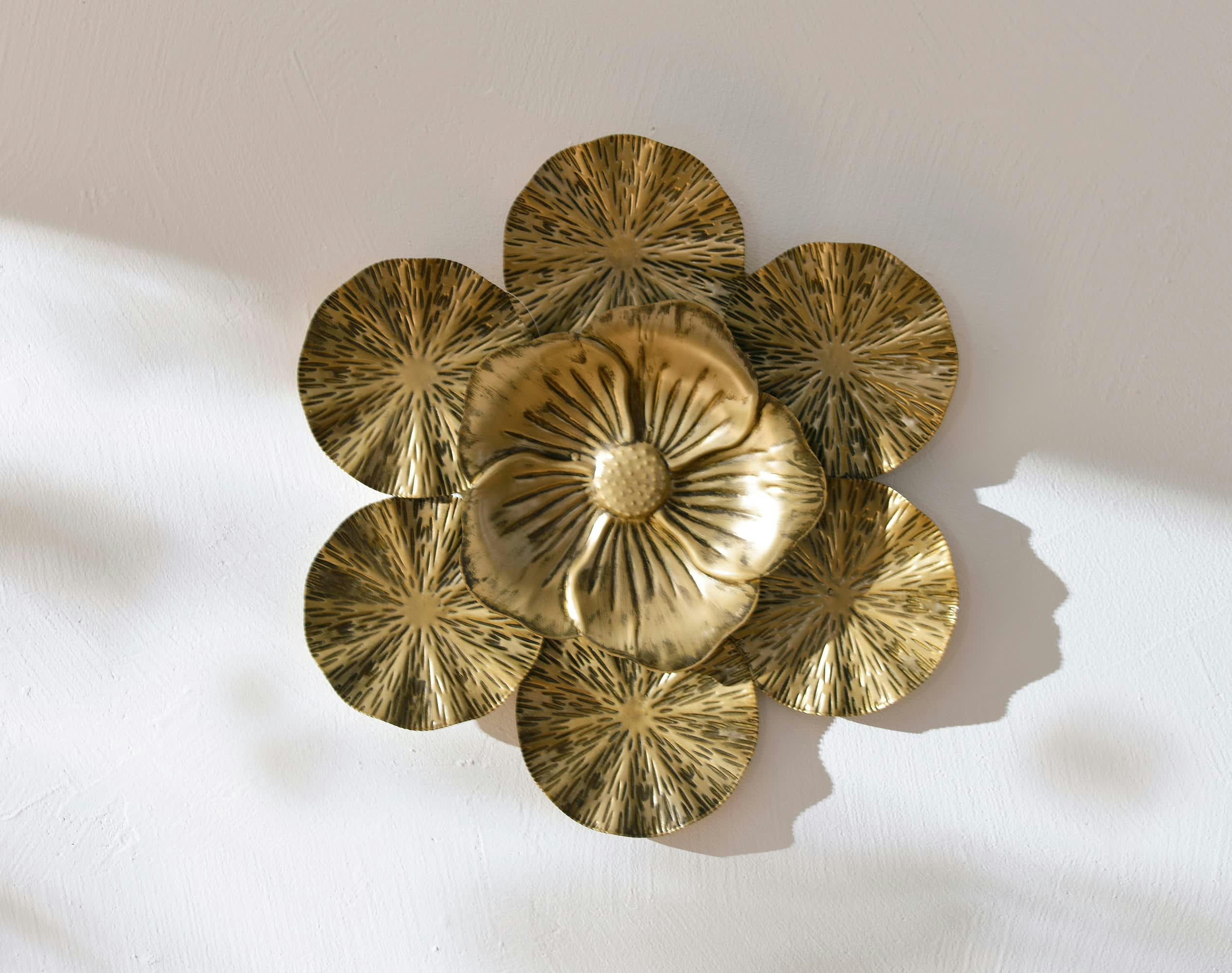 FLEURDOR - Plaque décorative fleur en métal jaune