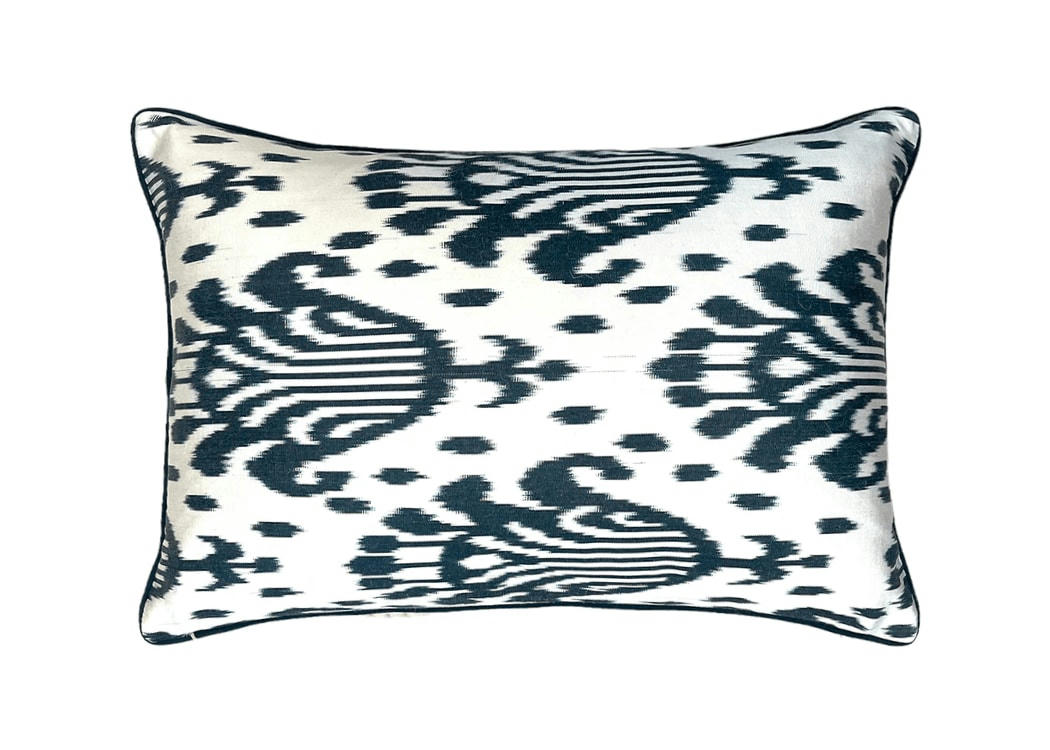 - Housse de coussin double soie ikat  40x60 noir