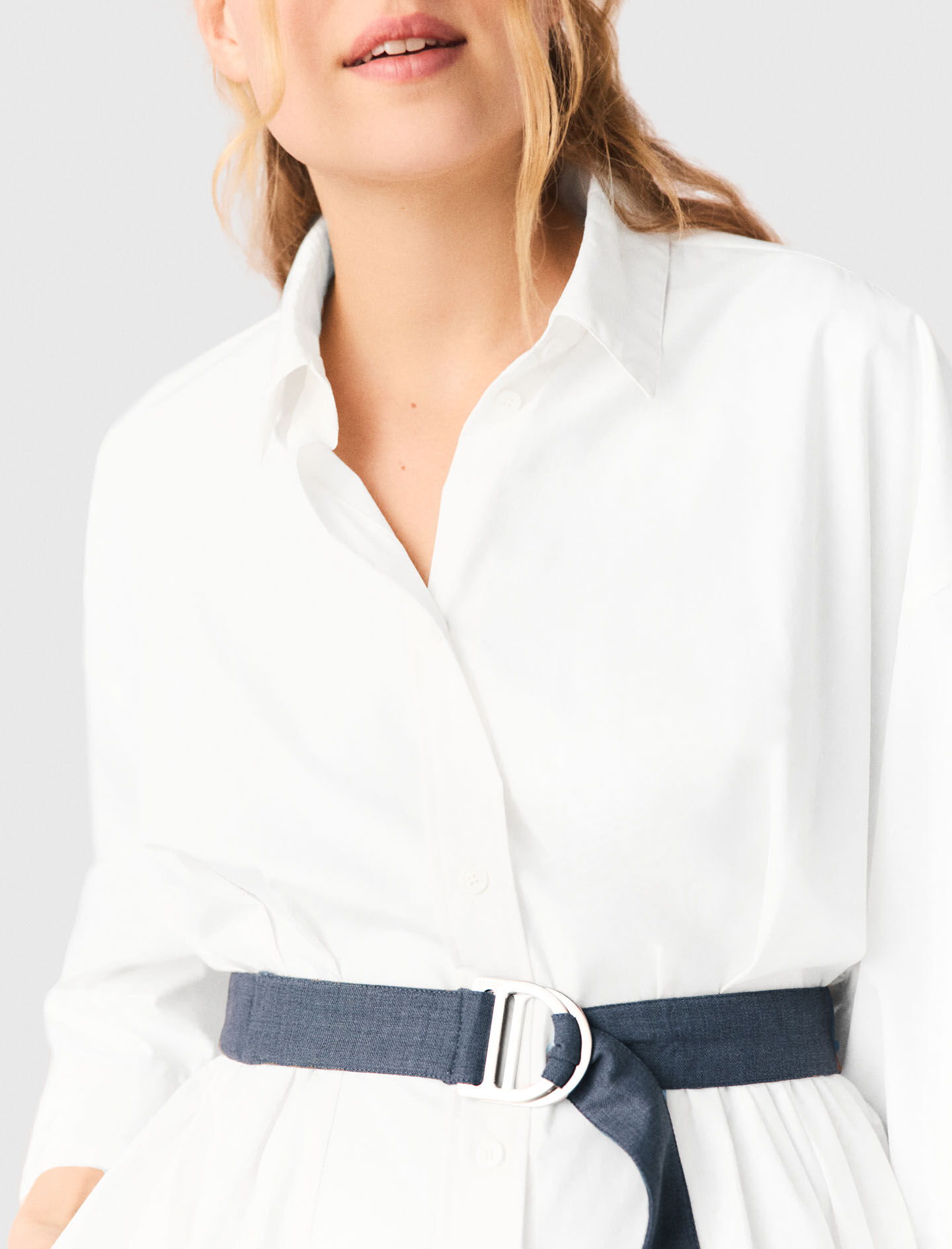 Robe chemise à ceinture contrastée