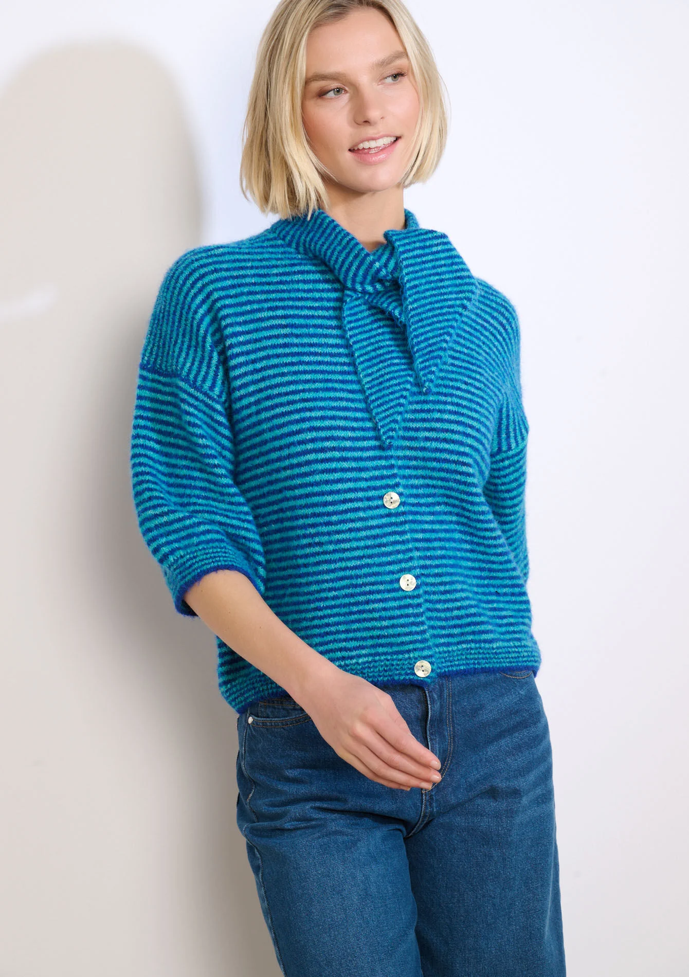 Gestreept vest met strikkraag