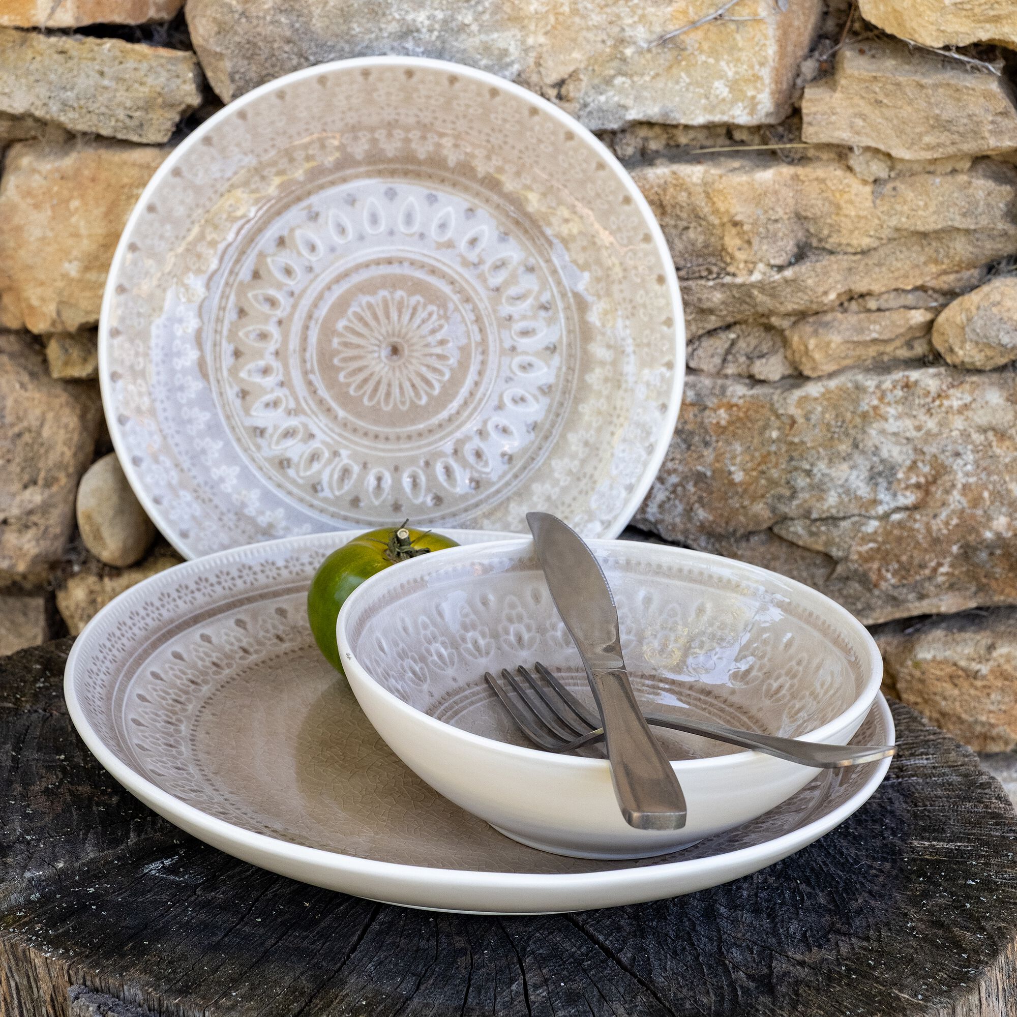 DOTS - Assiette plate à motifs en grès D26,6cm - beige alpilles