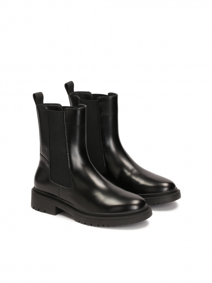 Black leather women's Chelsea boots