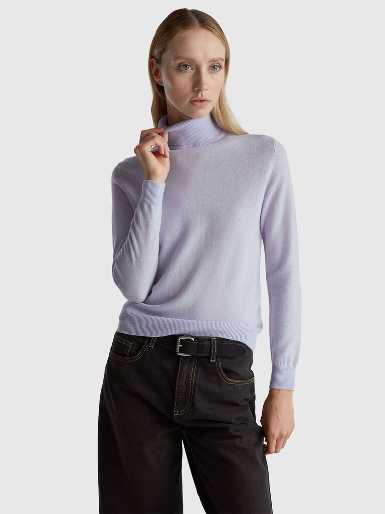 Lilac turtleneck sweater in pure Merino wool