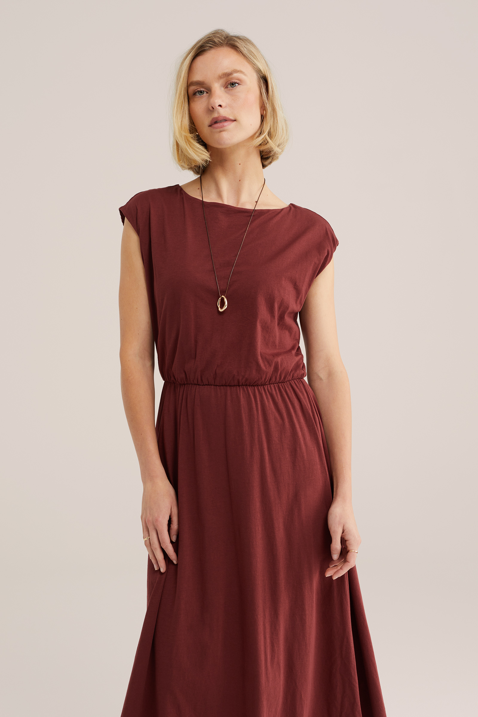 Dames midi jurk met boothals