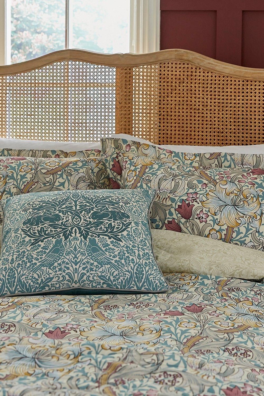 Morris & Co Golden Lily' Cotton Duvet Cover Set