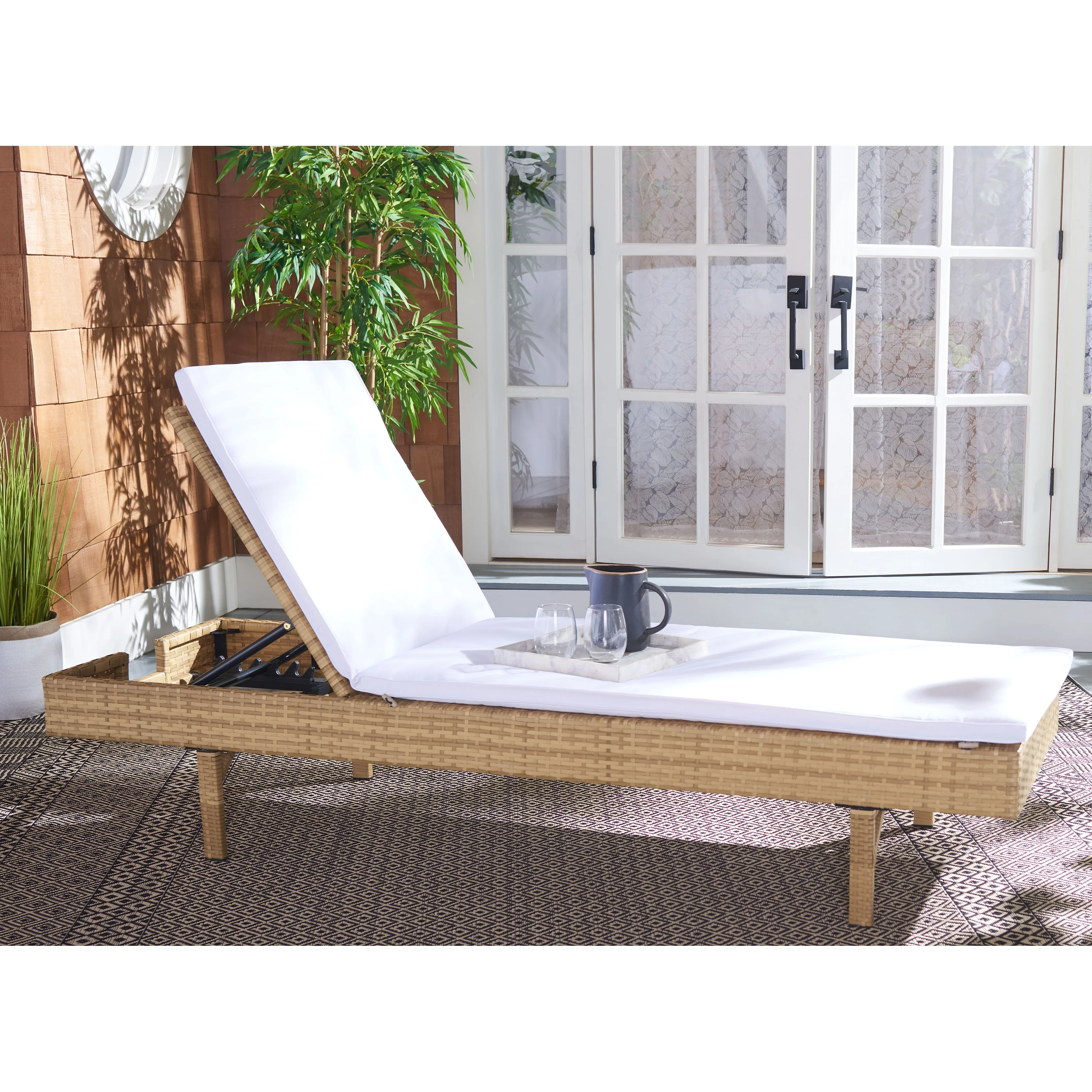 SAFAVIEH Outdoor Sanaa Sun Lounger with Cushion - 25Wx77Dx41H