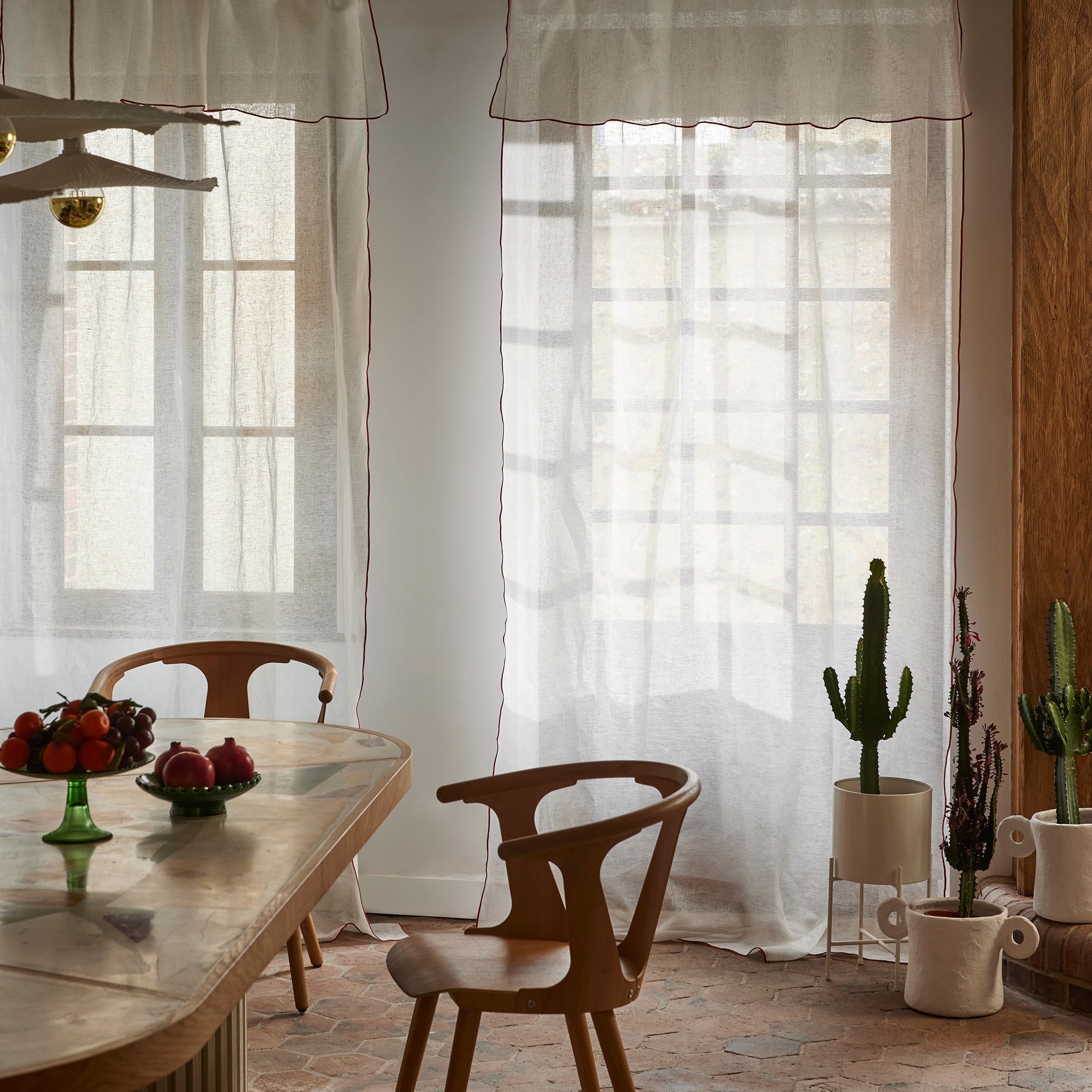Madura Veiling Shadow witte en oranje hommel 145x280 cm