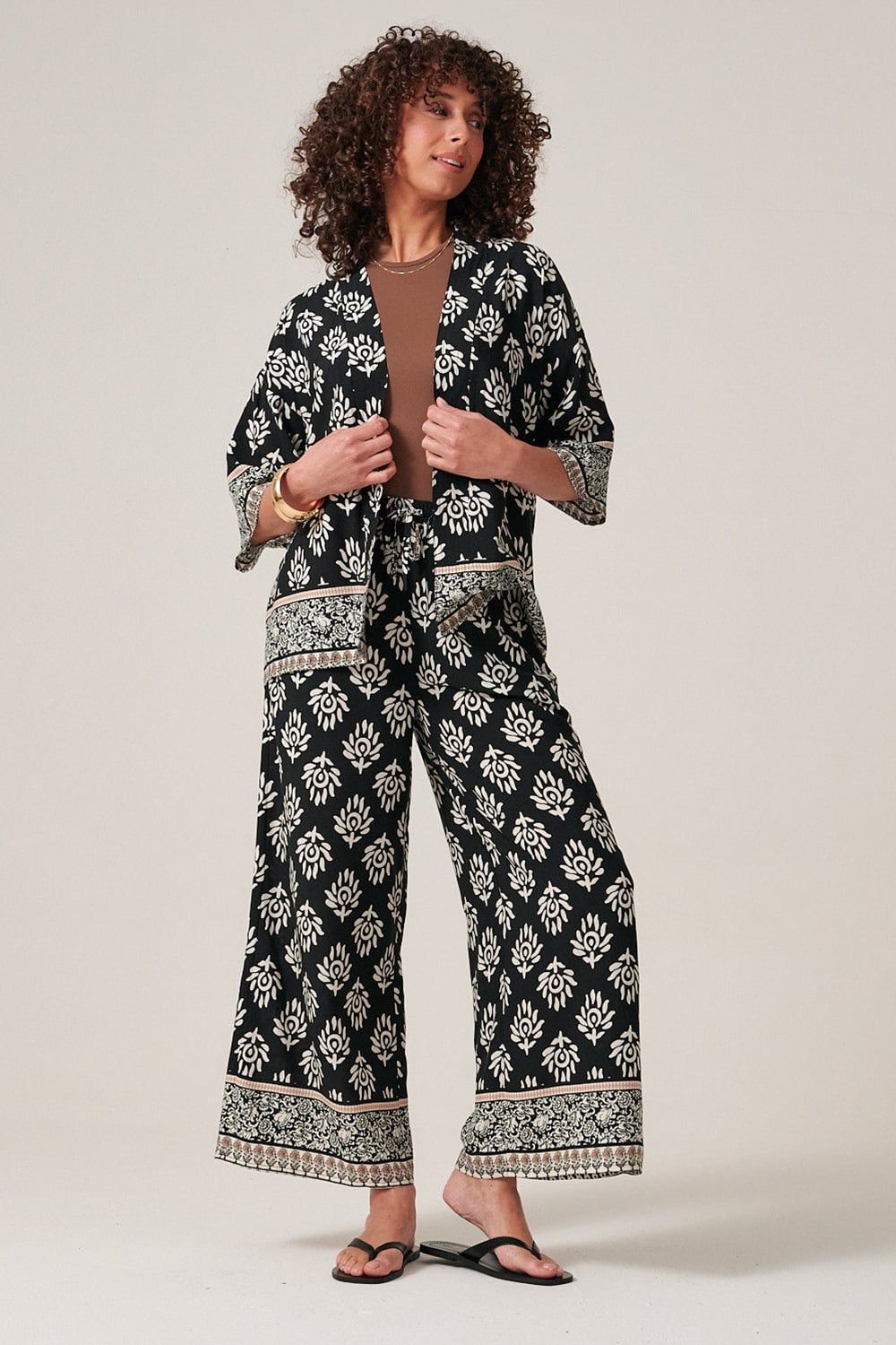 Klass. Printed Cover Up