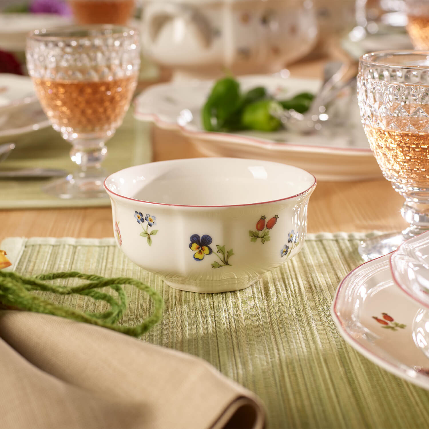 Petite Fleur Appetizer/ Dessert Bowl - White, 8.2 oz, Premium Porcelain