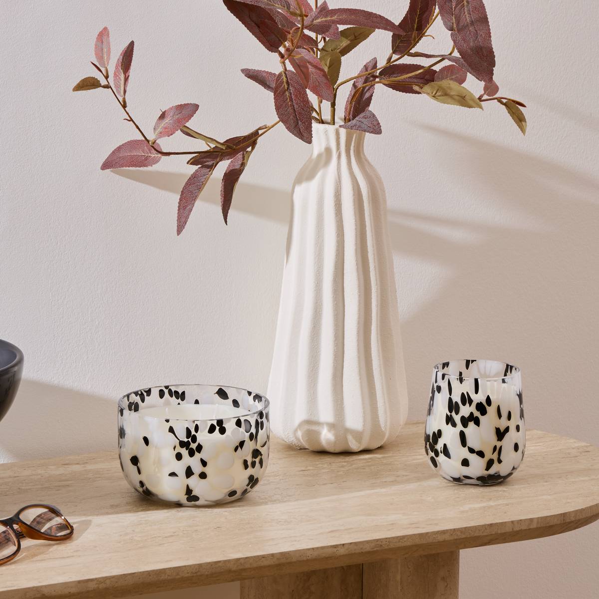 Mancha" scented candle Amber, Black & White, 540g