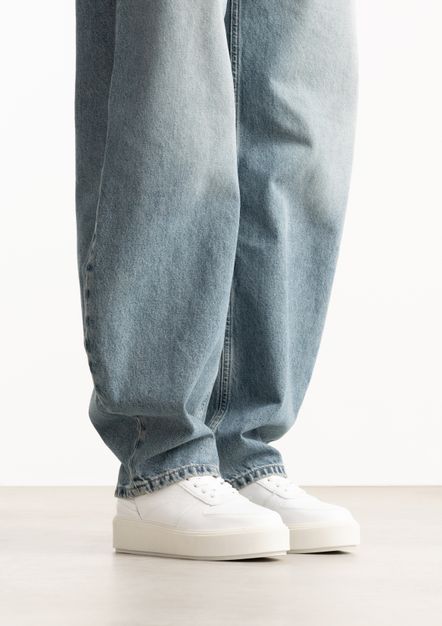 Witte sneakers met plateauzool