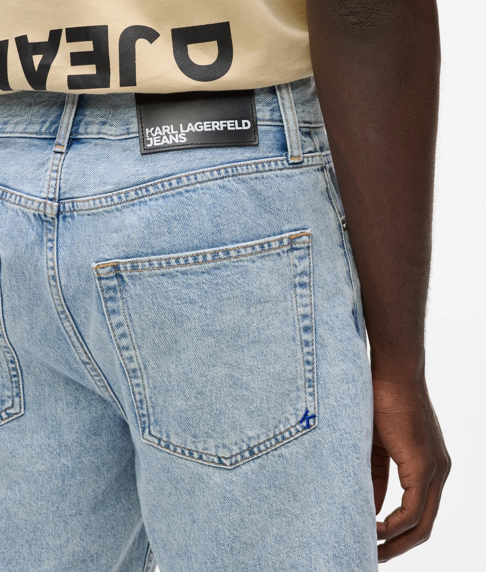 Short en denim décontracté d'aspect usé