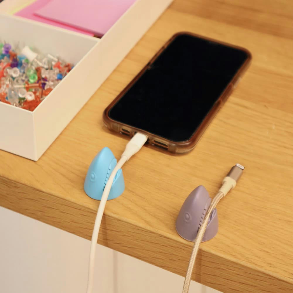 - Lot de 4 clips à câble requin silicone multicolore