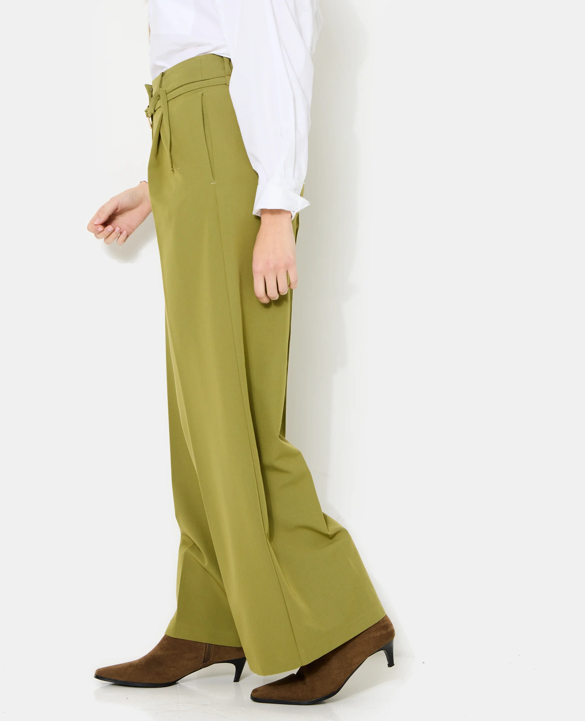 Pantalon droit avec ceinture et boucle fantaisie