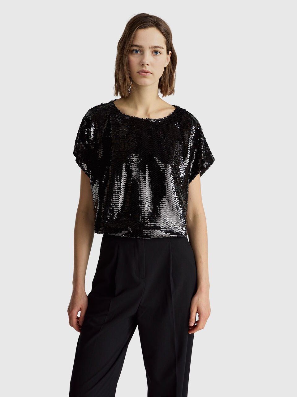 Blouse with sequins