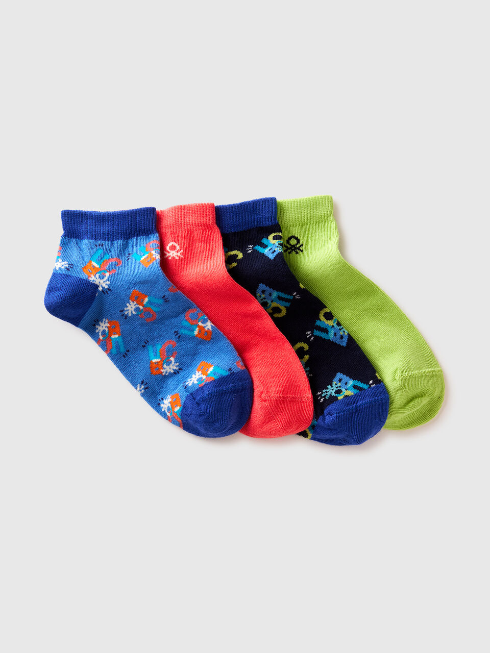Four patterned short socks
