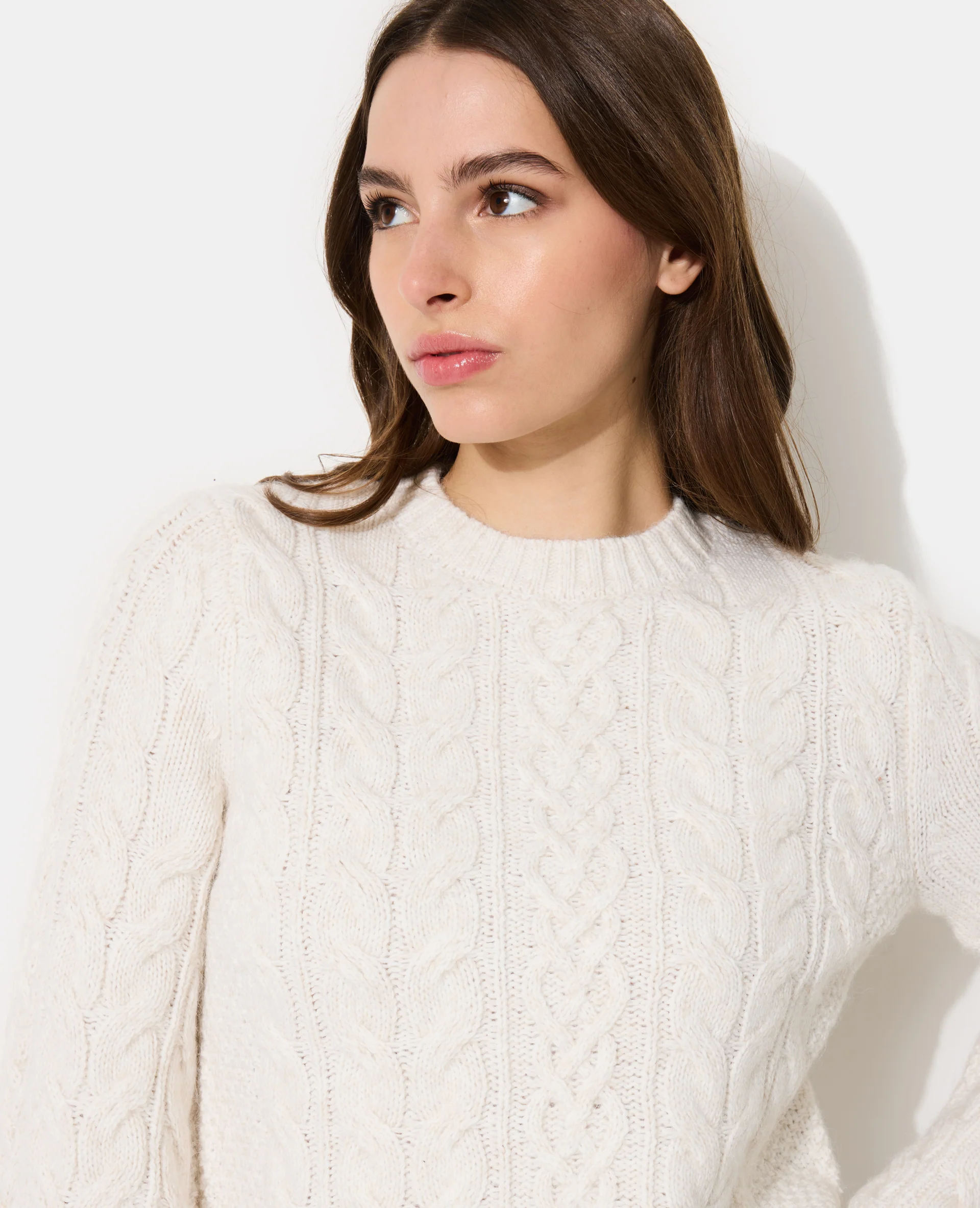 Pull en maille torsadée avec manches flare