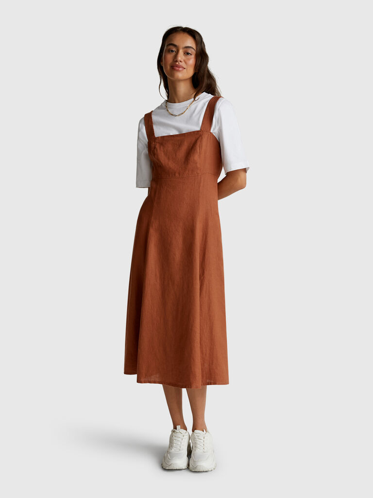 Square neck dress in pure linen
