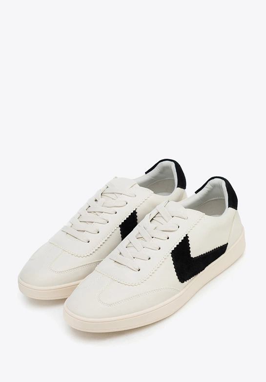 Zamszowe sneakersy z kontrastowymi wstawkami z ekoskóry beżowo - czarne