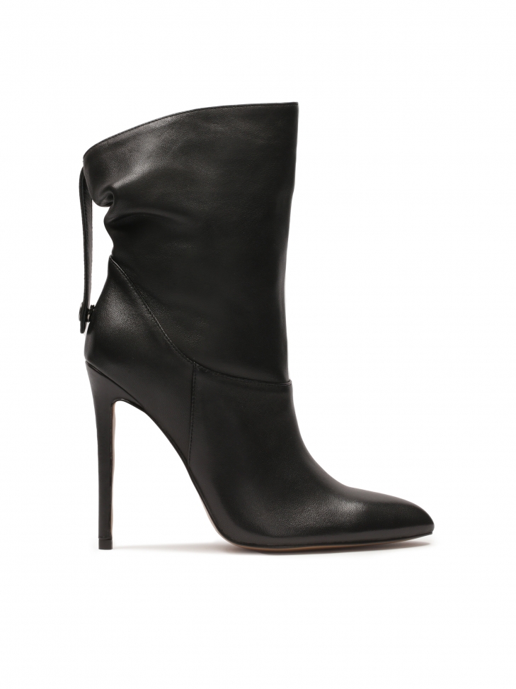 Slip-on boots with crinkle upper