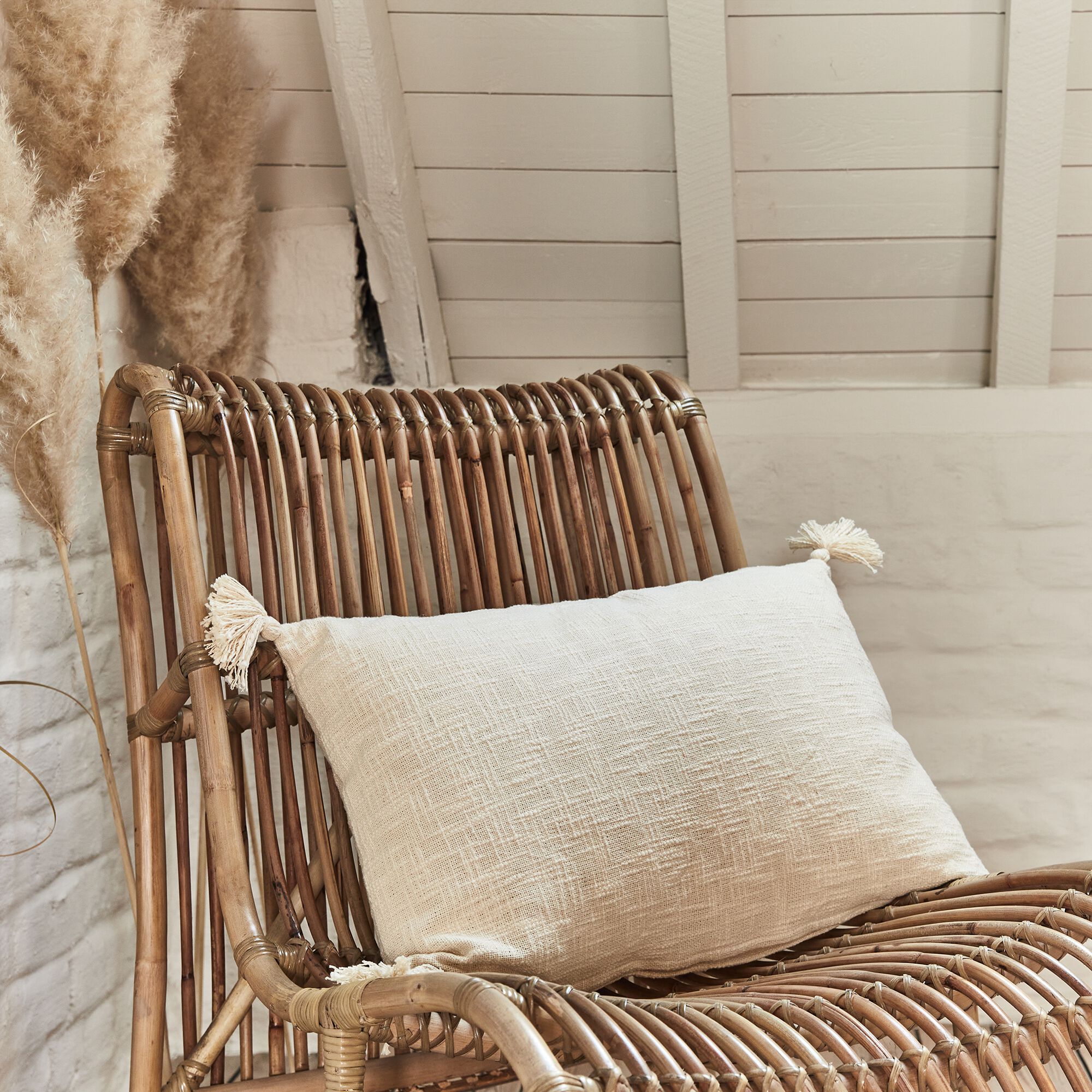 DIKIS - Coussin à pompons en coton 40x60cm - blanc