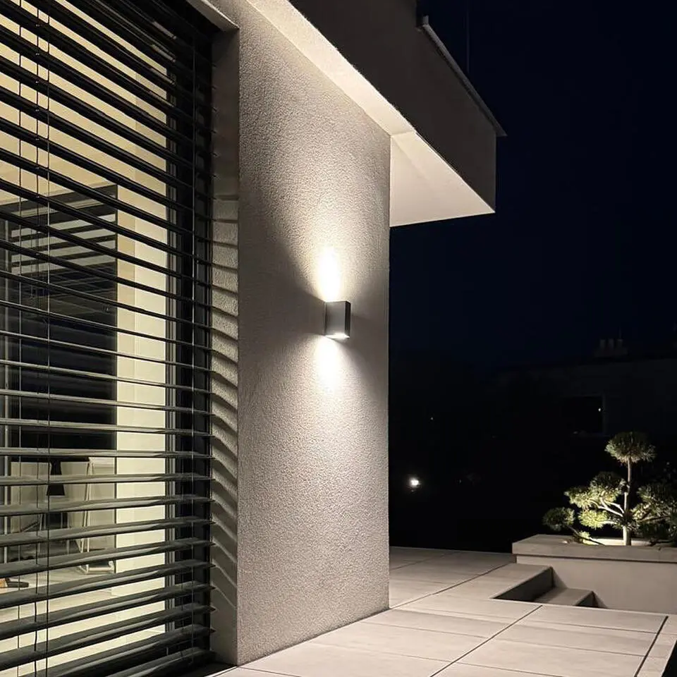 Qazqa wandlamp met daglichtsensor baleno zwart gu10