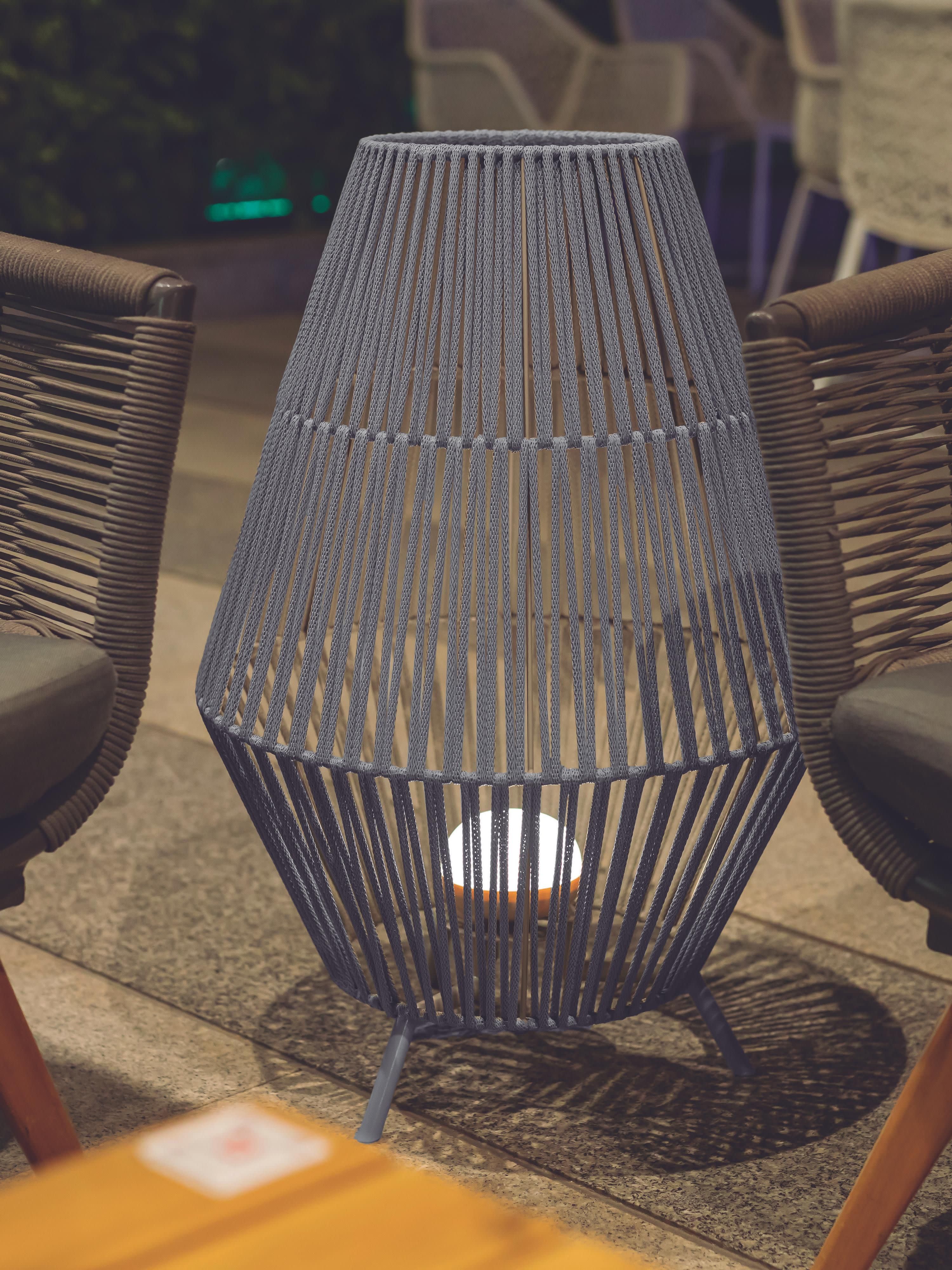 Mobile Outdoor-LED-Stehlampe Conta, dimmbar