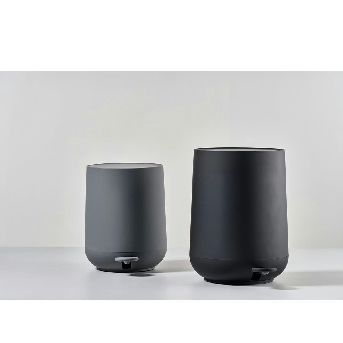 NOVA - Poubelle à pédale en plastique gris 3L