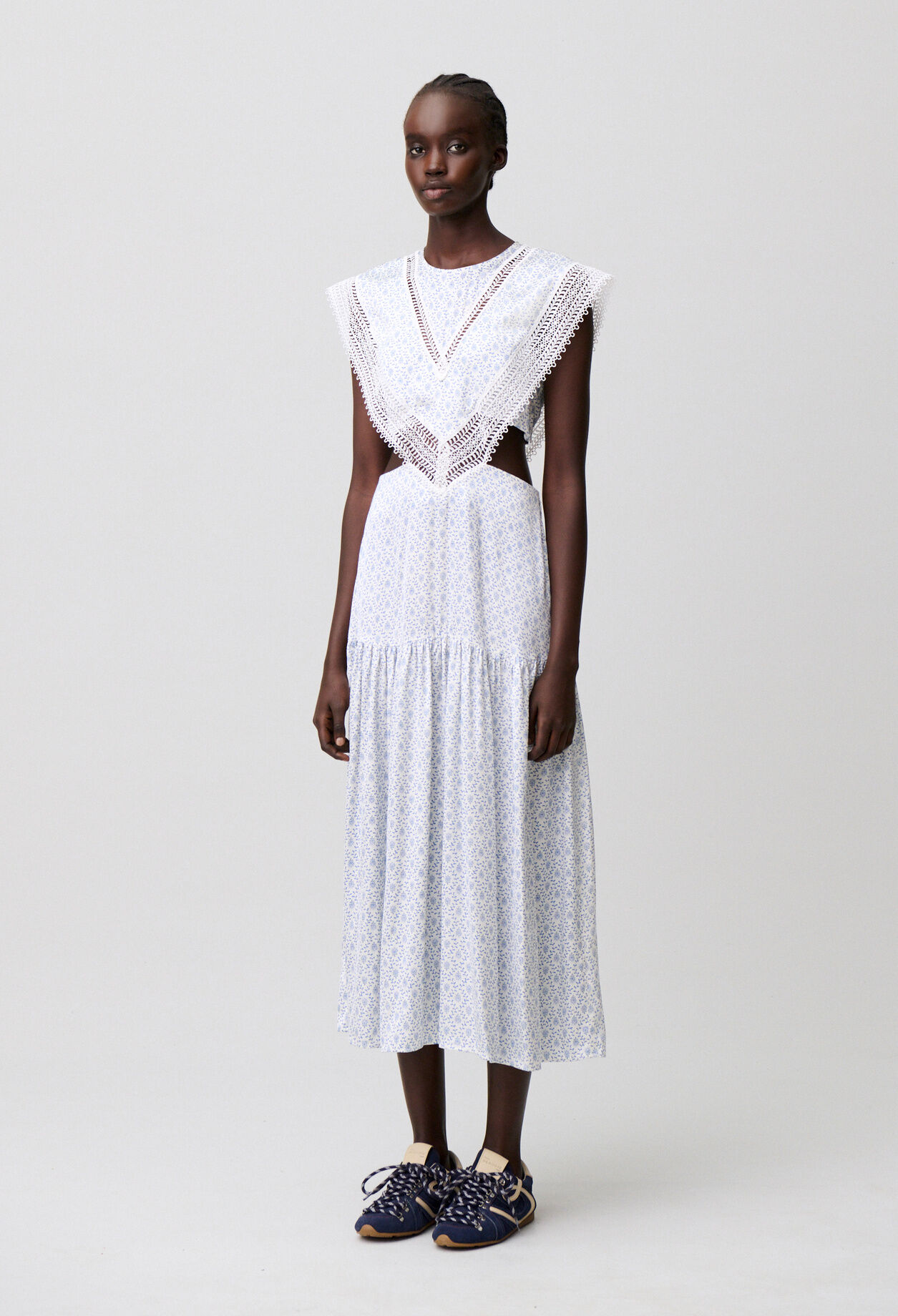 Robe longue satinée dentelle