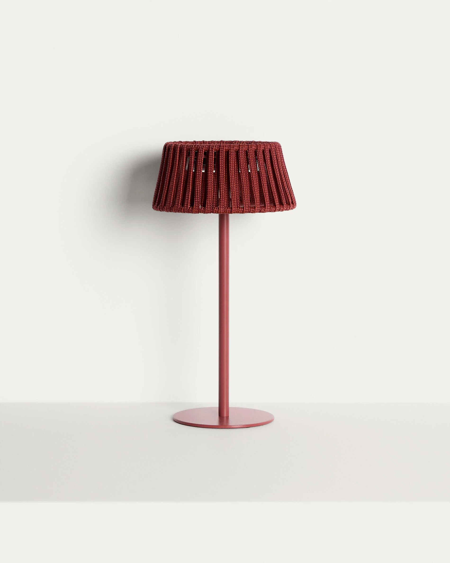 Aldet outdoor solar table lamp in terracotta flat rope cord with metal stand