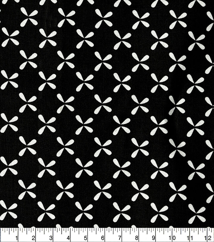 18 x 21 Pattern on Black Cotton Fabric Quarter 1pc by Keepsake Calico