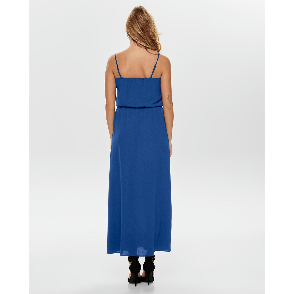 Robe longue à fines bretelles