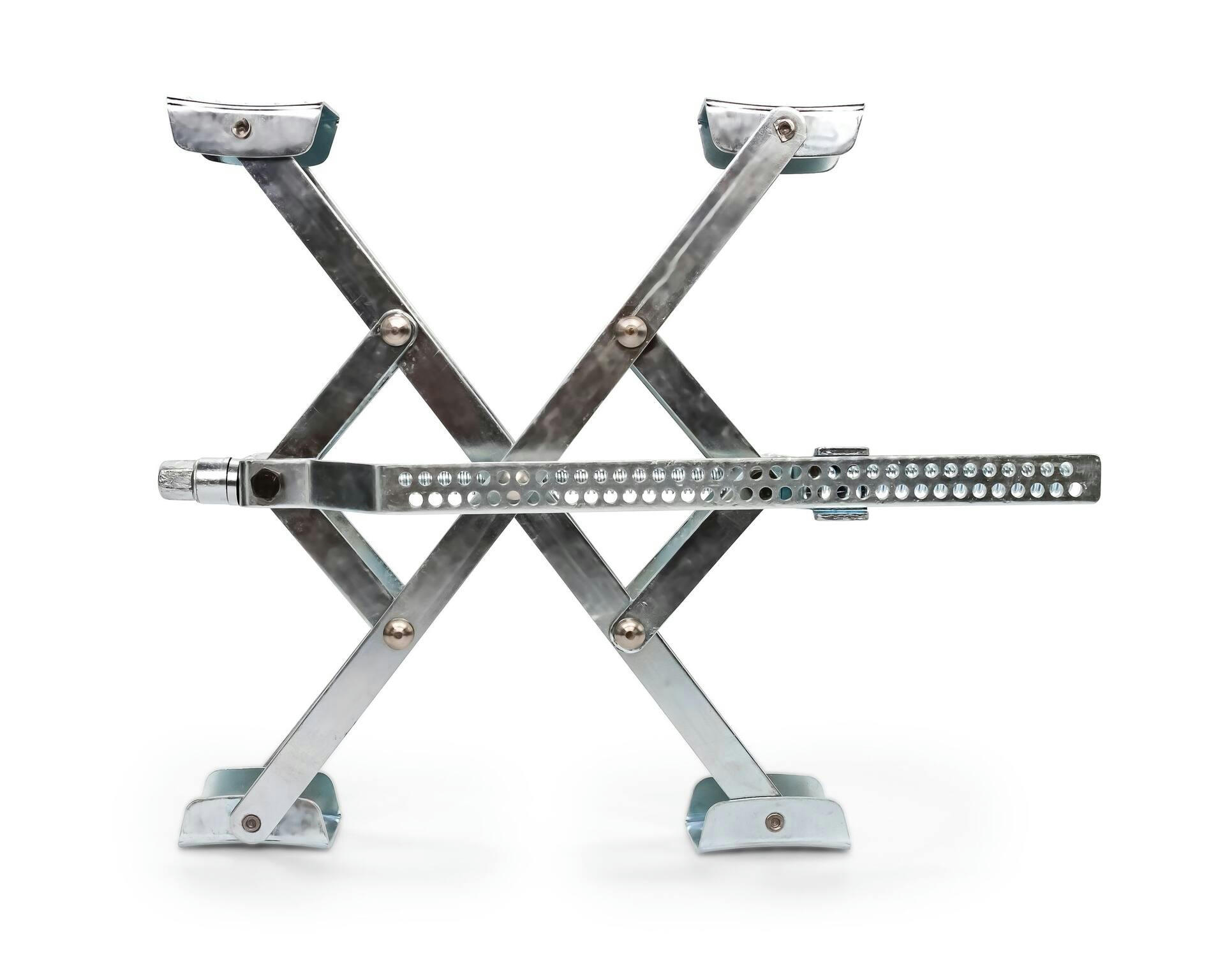 Camco EAZ-Lift® Wheel Stop with Wrench & Lock, 18-in