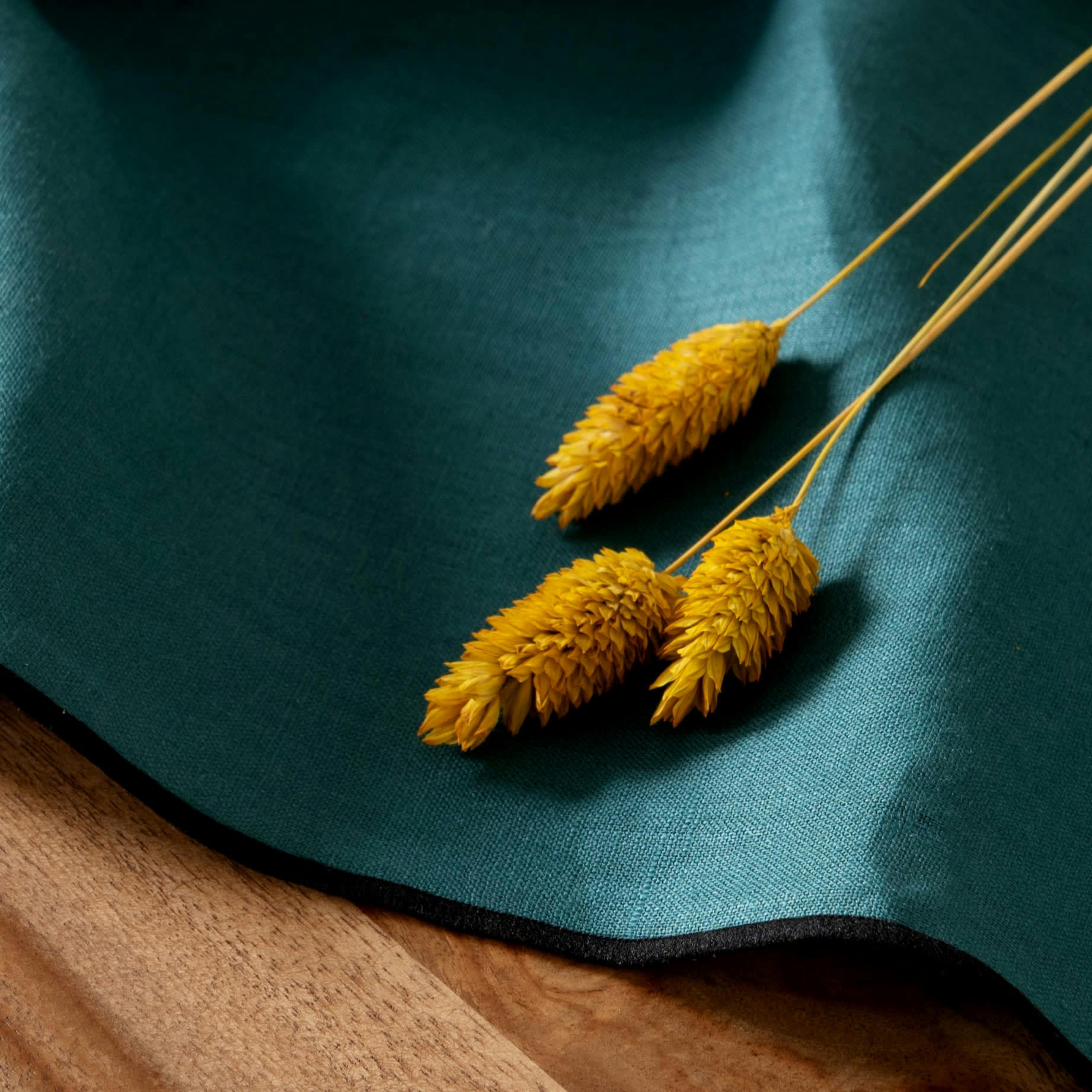 - Nappe en lin bleu canard 150x250