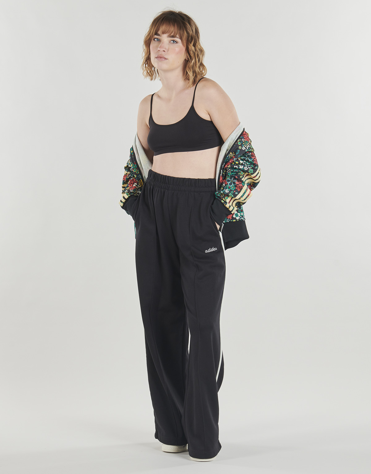 adidas - Seasonal Essentials Colourpop Joggers with Embroidered Graphic - Black / White