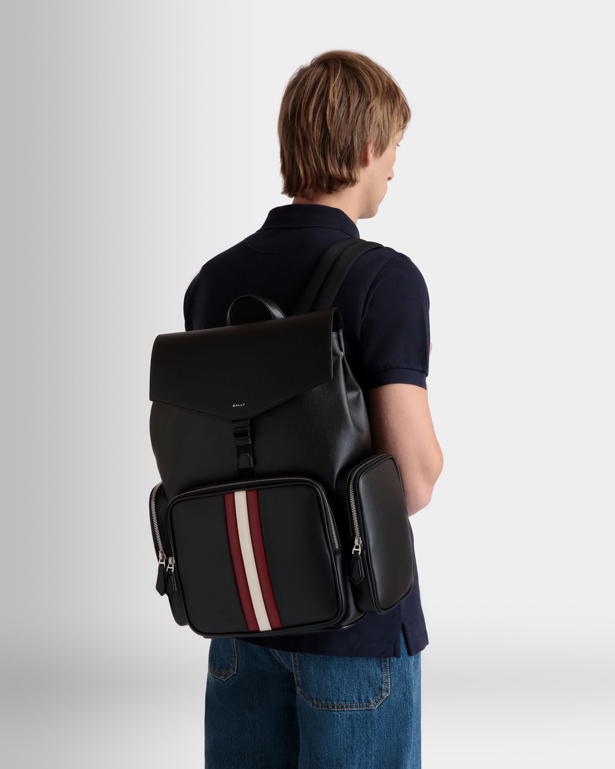 Mythos Rucksack Aus Recyceltem Leder In Schwarz