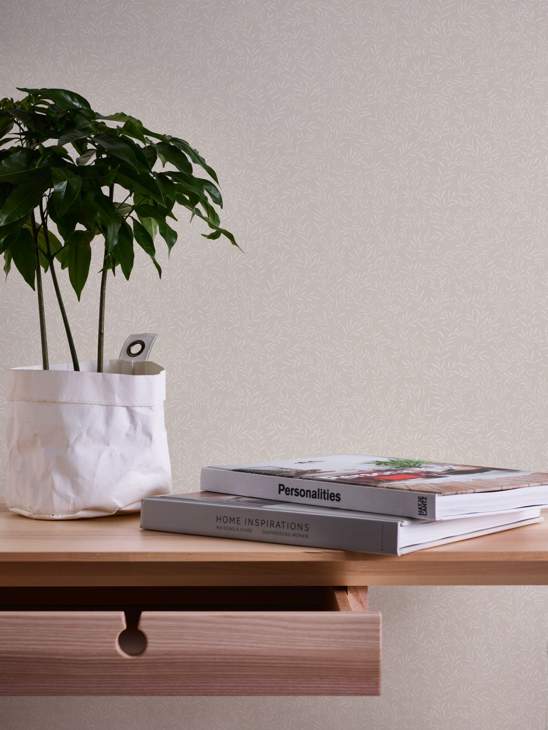 Livingwalls behang bloemmotief beige en wit - 53 cm x 10.05 m - AS-390732