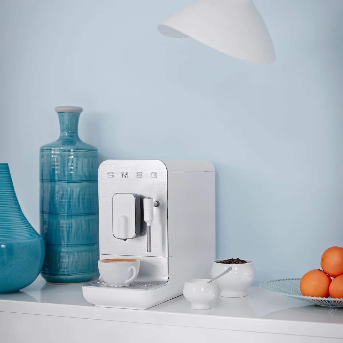 Smeg - Kaffeevollautomat BCC02 Medium, 50's Retro Style, weiß matt