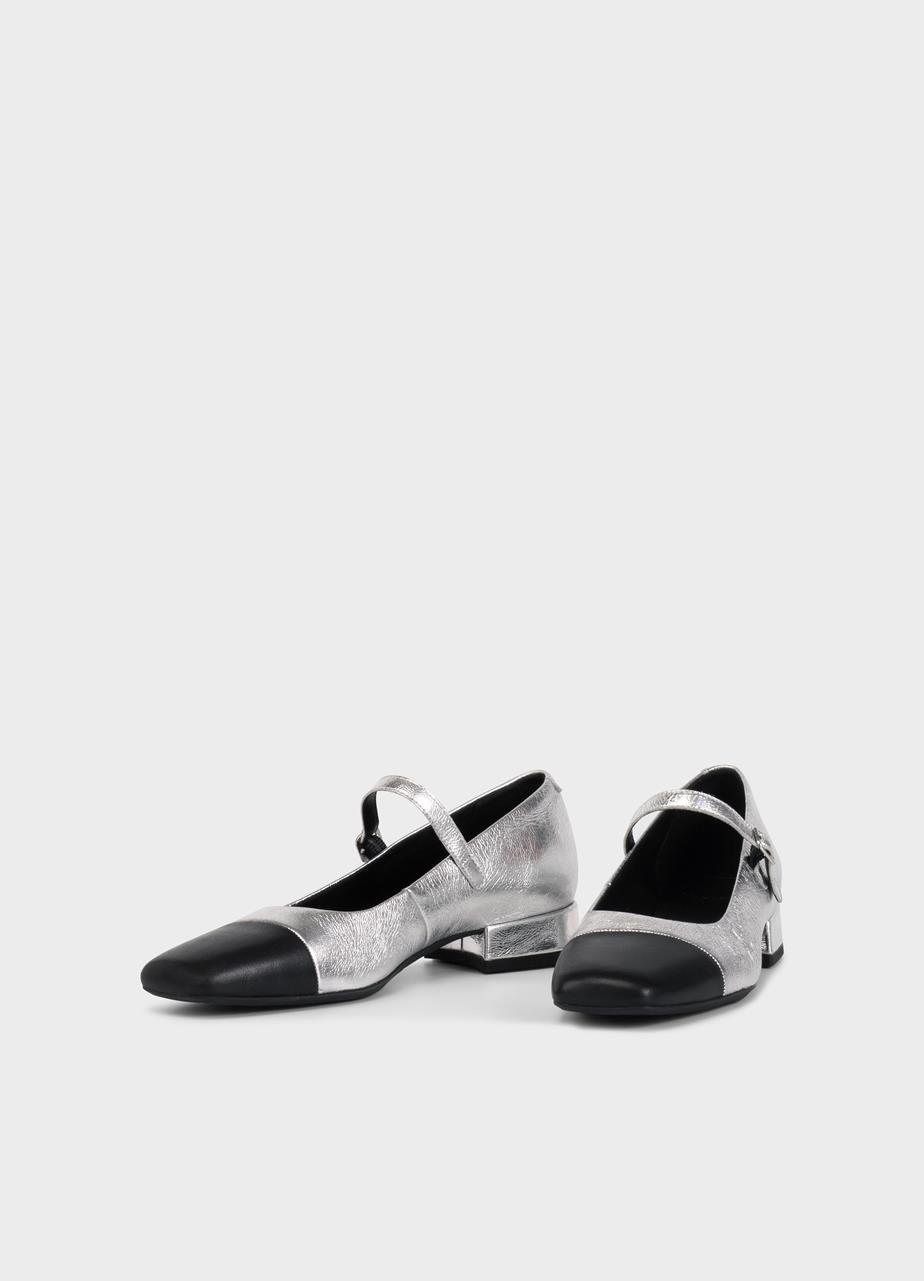 Debbi Pumps