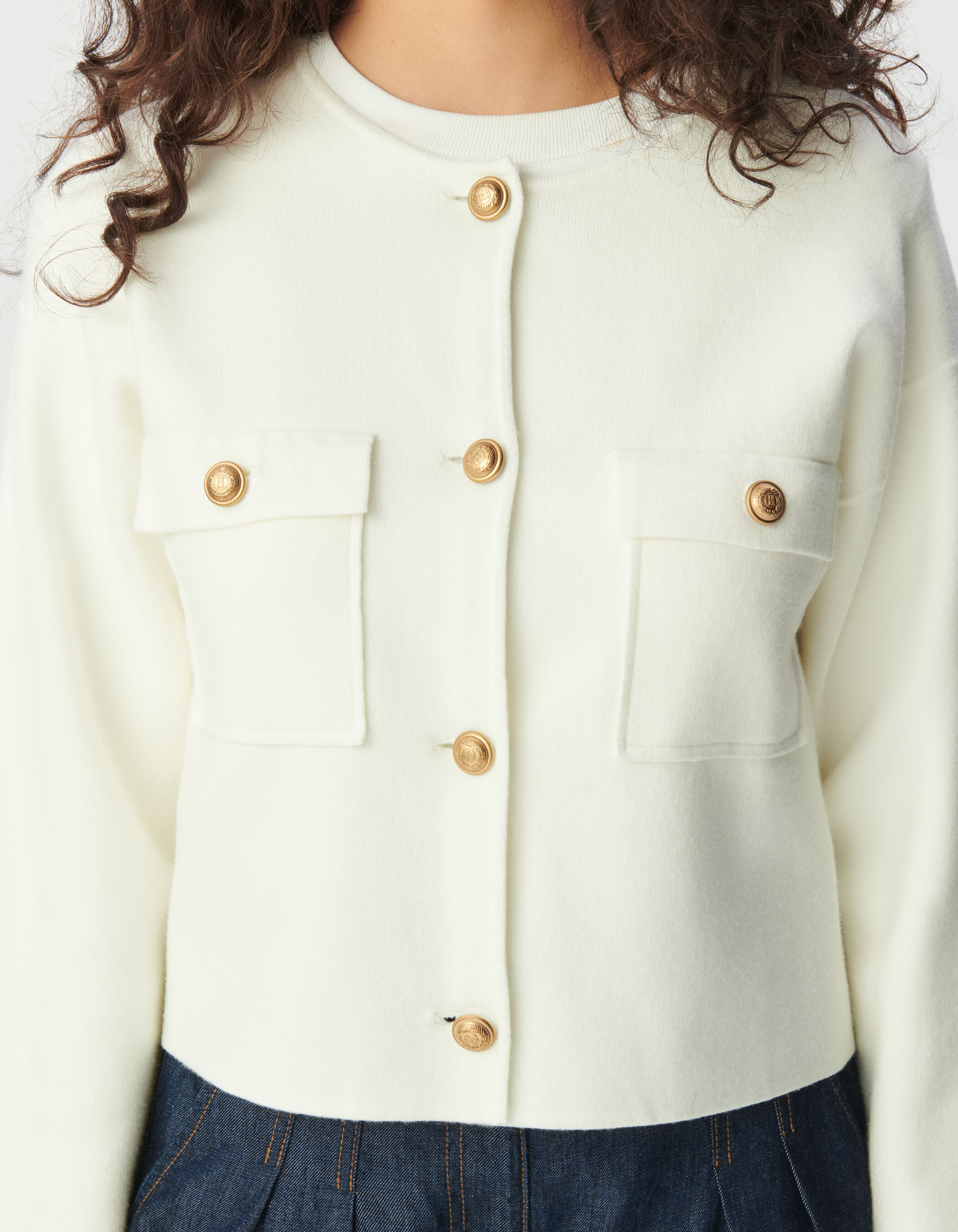 Cardigan court blanc tricot poches plaquées Femme