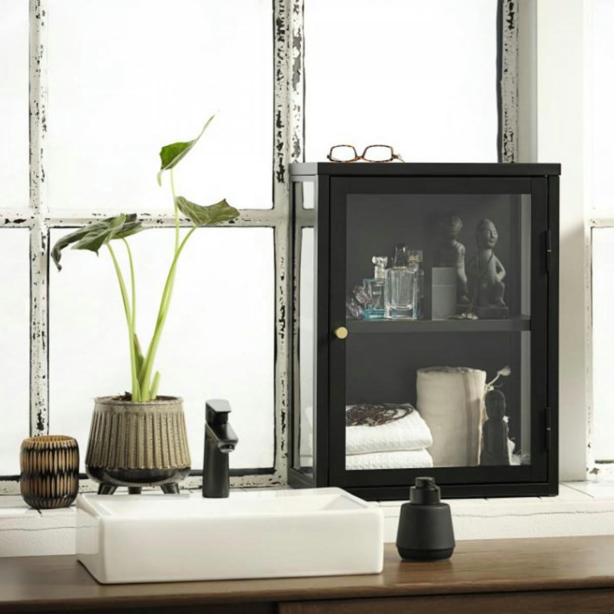 BELINGAM - Petite vitrine en métal noir 60x45cm