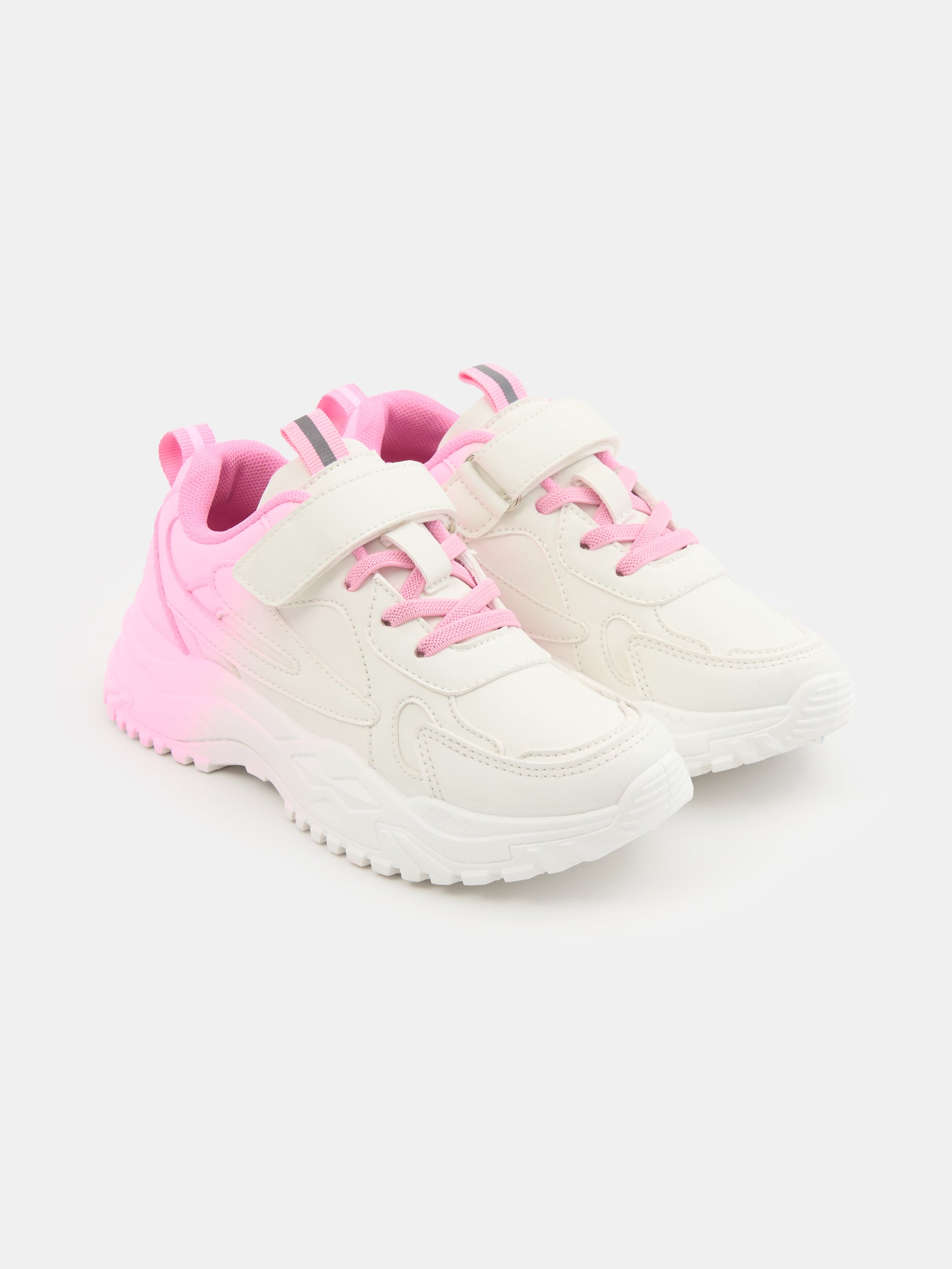 Sneakersy z gradientowym efektem i odblaskami