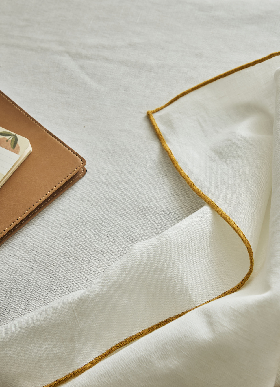 NAPPE COTON LIN FINITION BOURDON LAIT JAUNE