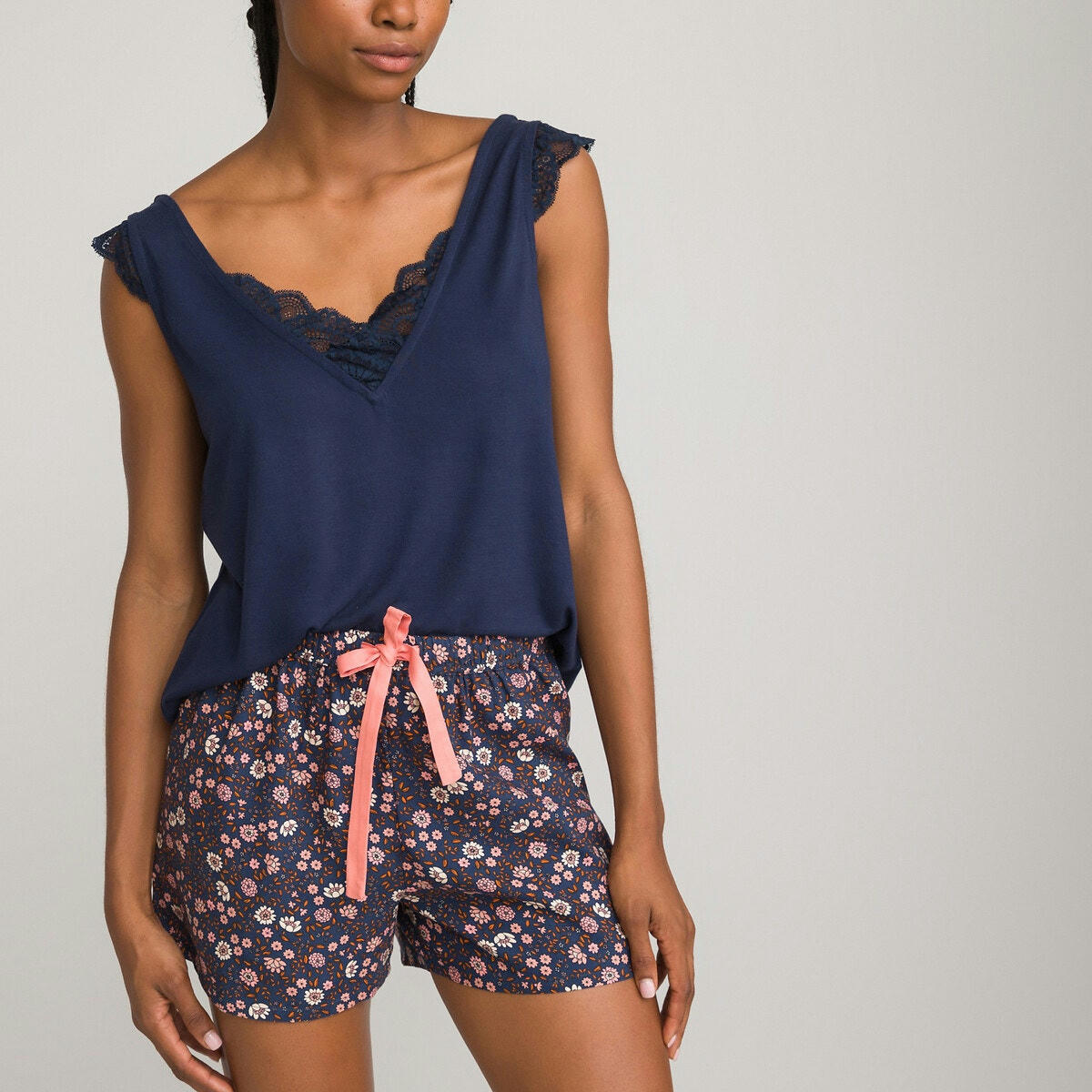 Pyjashort, détail dentelle